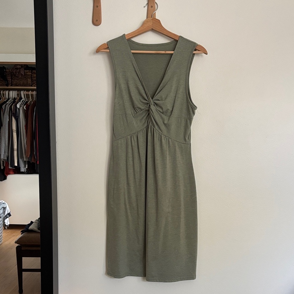 Elegant Olive Green Sleeveless Dress